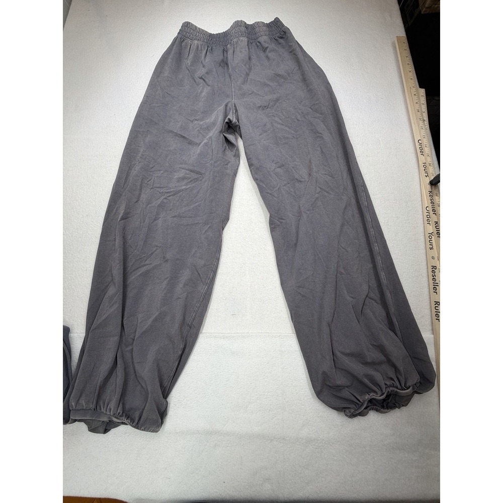 Free People Movement Hot Shot Logo Crossover Set Size Large Dark Shadow NWT - Picture 9 of 12